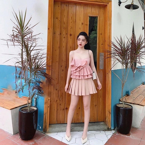 Set - Picture 2 of 3